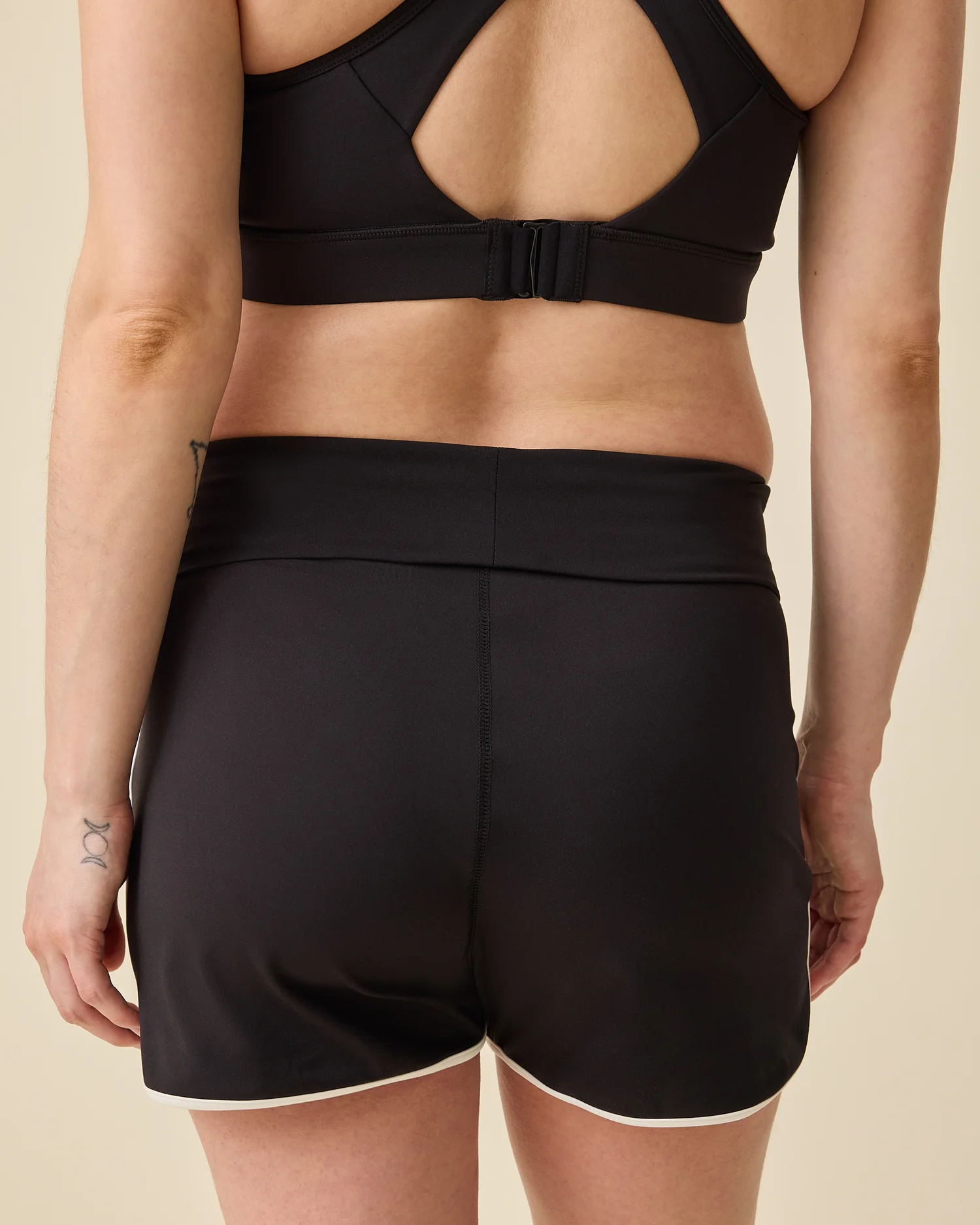 Active Maternity & Postpartum Short | Black - Image 4