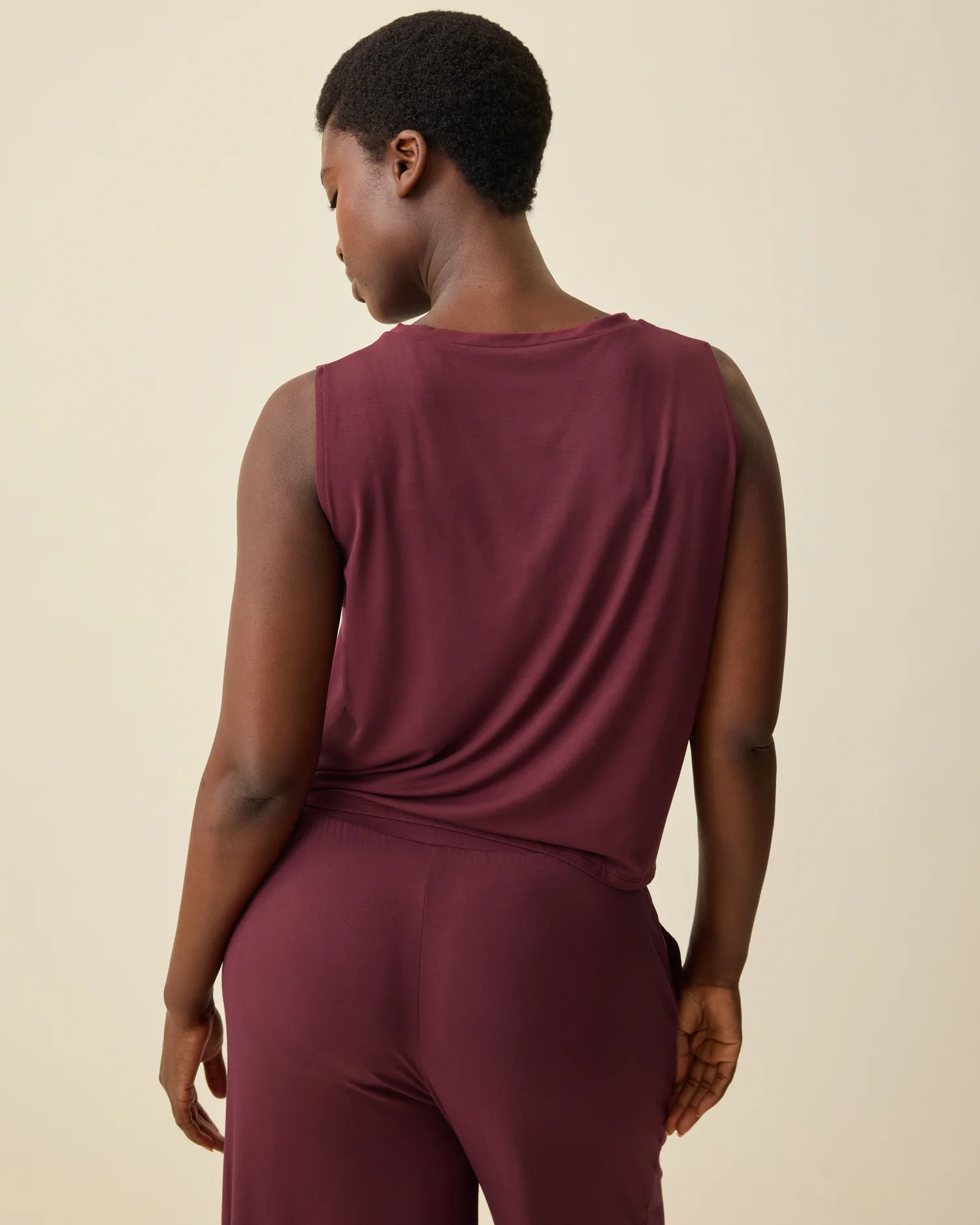 Aria Bamboo Cropped V-neck Tank | Deep Burgundy - Image 4
