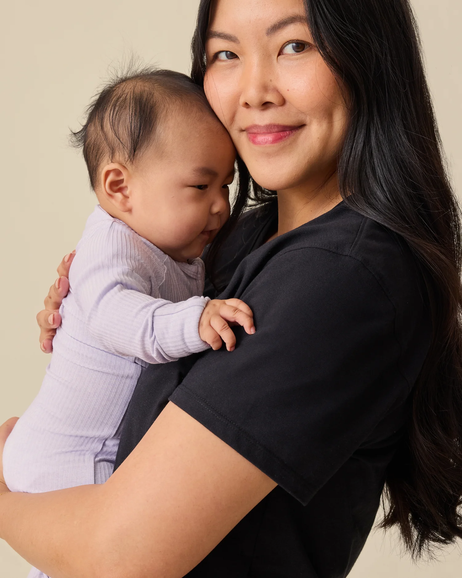 Relaxed Cotton Maternity & Nursing T-shirt | Black - Image 3