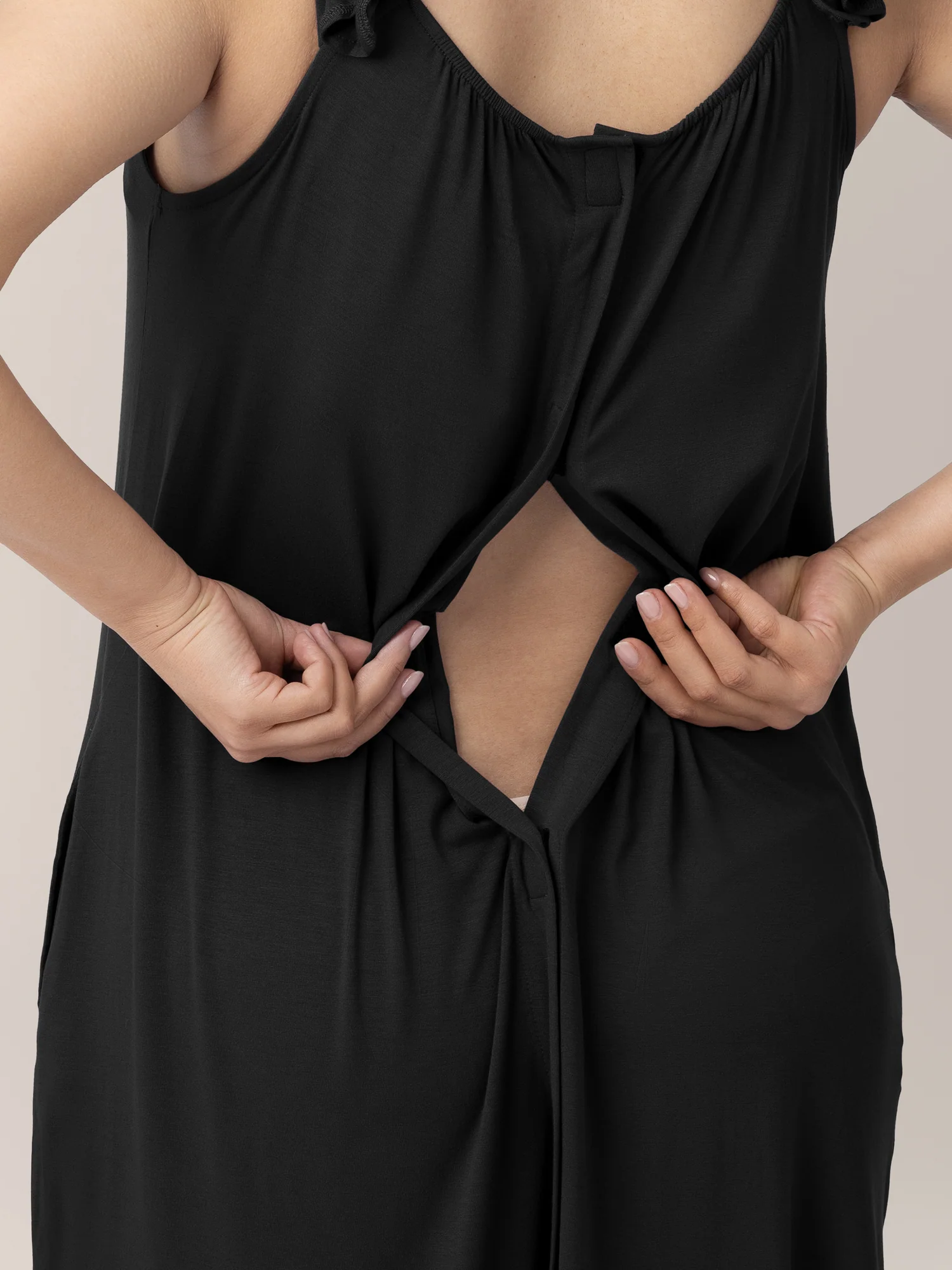 Ruffle Strap Labor & Delivery Gown | Black - Image 6